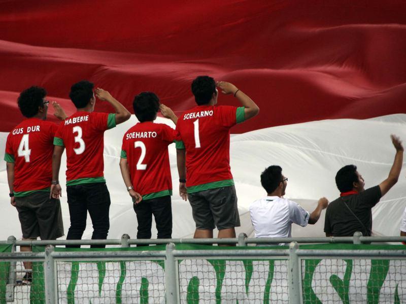 ULTRAS MALINGSIA (Menyebut Indonesia Itu anjing) Di Stadion AFF 2012