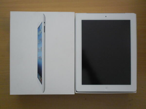 IPAD 3 4G (WIFI + CELLULAR) 32GB. PUTIH,LENGKAP,MULUS