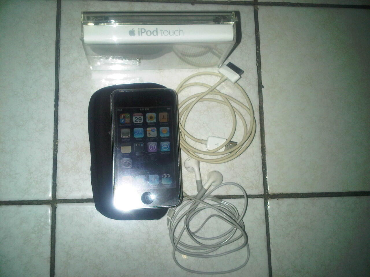 2nd Jual santai ipod touch 3rd gen (ex cewek), mulus dan lancar...