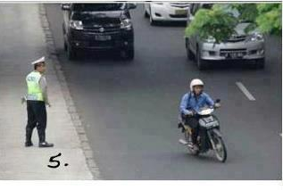 Ngakak : Cara Lolos Dari Tilangan Polisi