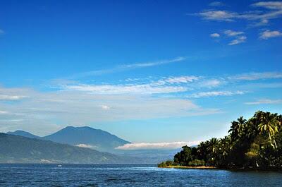  10 Danau Terdalam di Indonesia