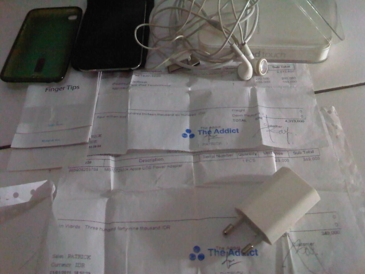 Jual Ipod Touch 4th gen 64GB + bonus banyak COD Surabaya