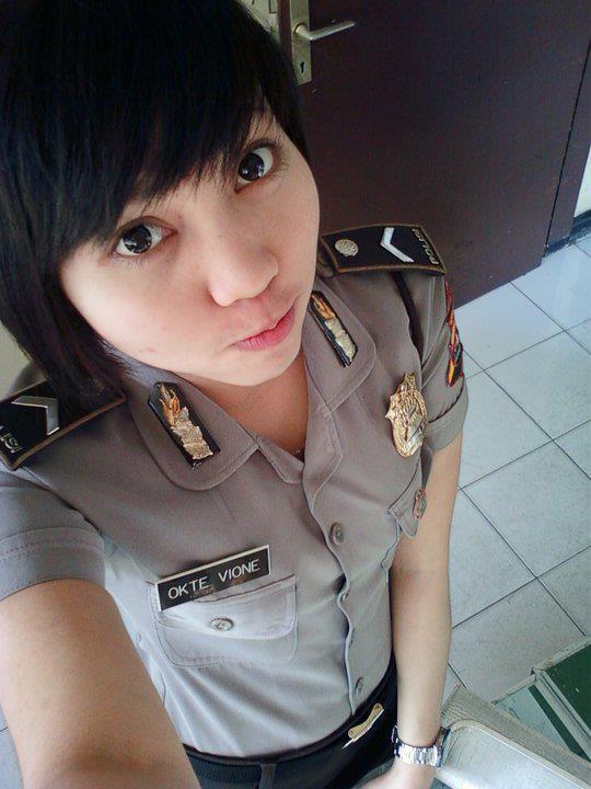 Okte Vione Polisi Muda yang Cute dan Cantik (Kaskuser Cowo Masupp!!!)