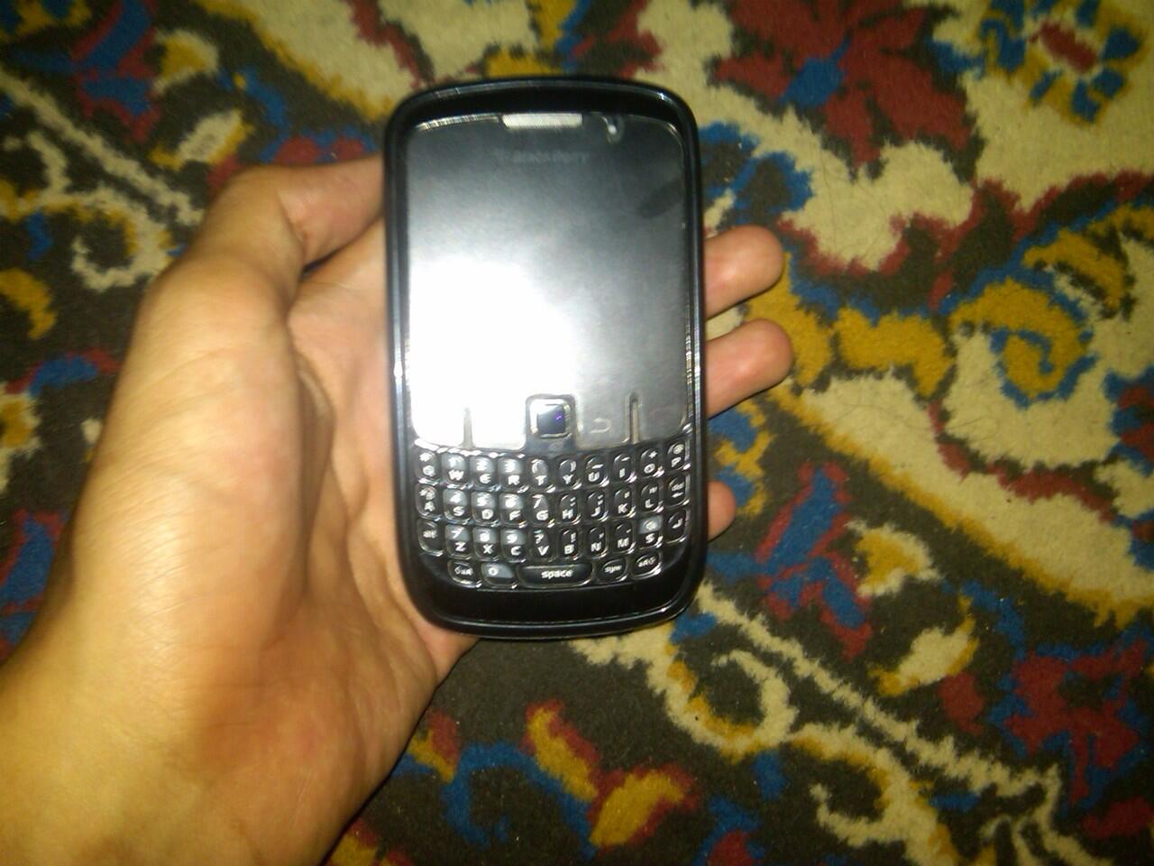 BLACKBERRY/BB GEMINI 8520 BLACK FULLSET GARANSI SS JOGJA/SOLO