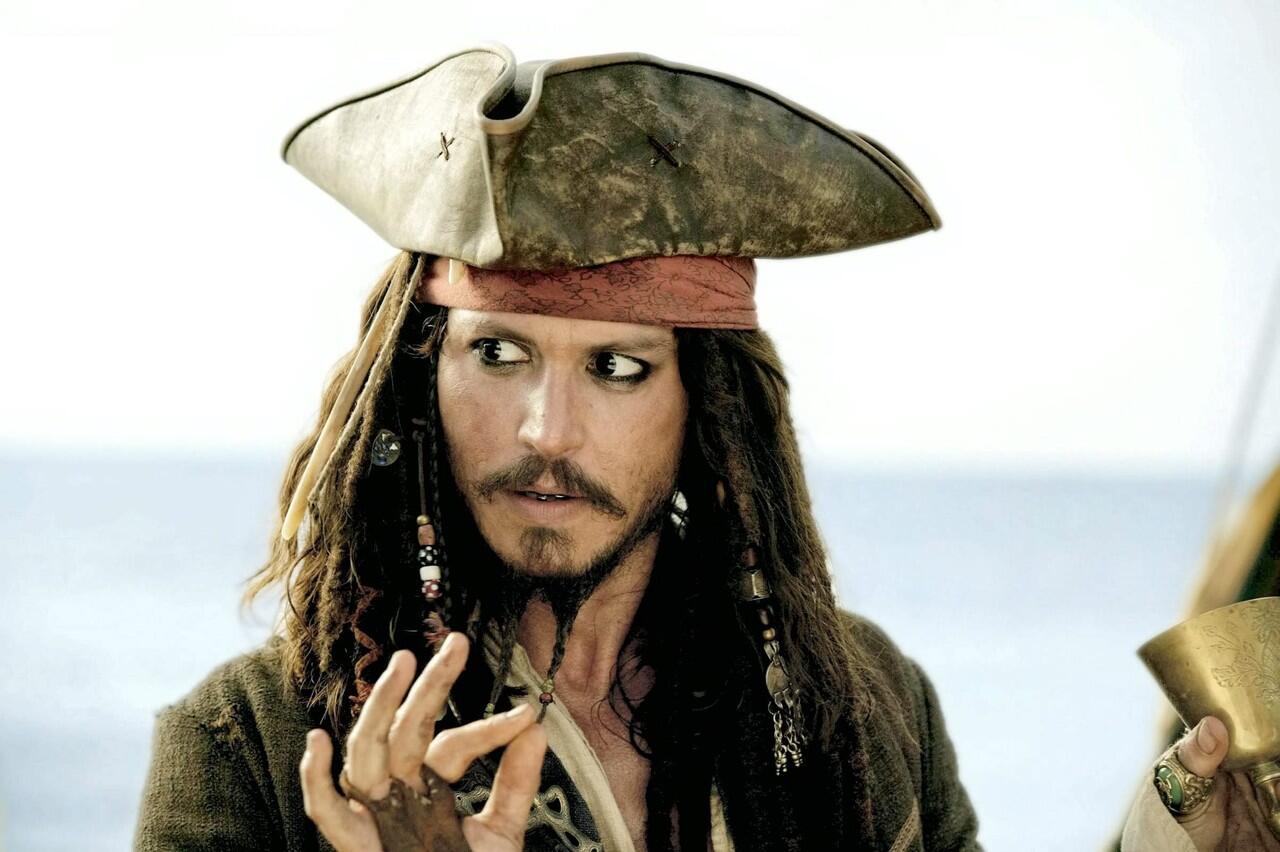 10 karakter film yang sukses diperankan Johnny Depp