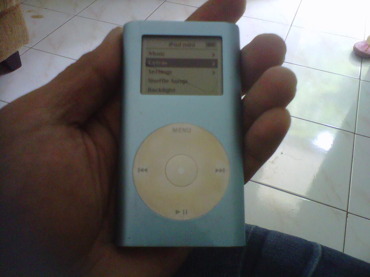 WTS Ipod Classic 2nd Gen 16GB