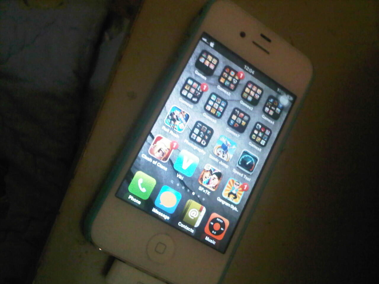 iphone 4S white 16gb mulus 100% , baru 2bulan... MURAH!! jakarta..
