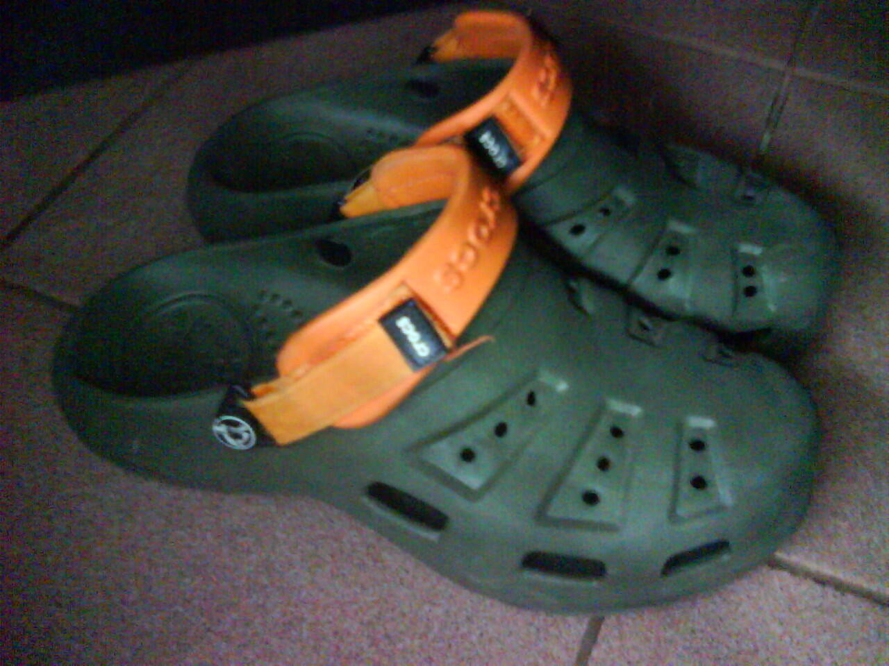 Sendal Crocs murahh gan!!Ayo Dibelii!!!
