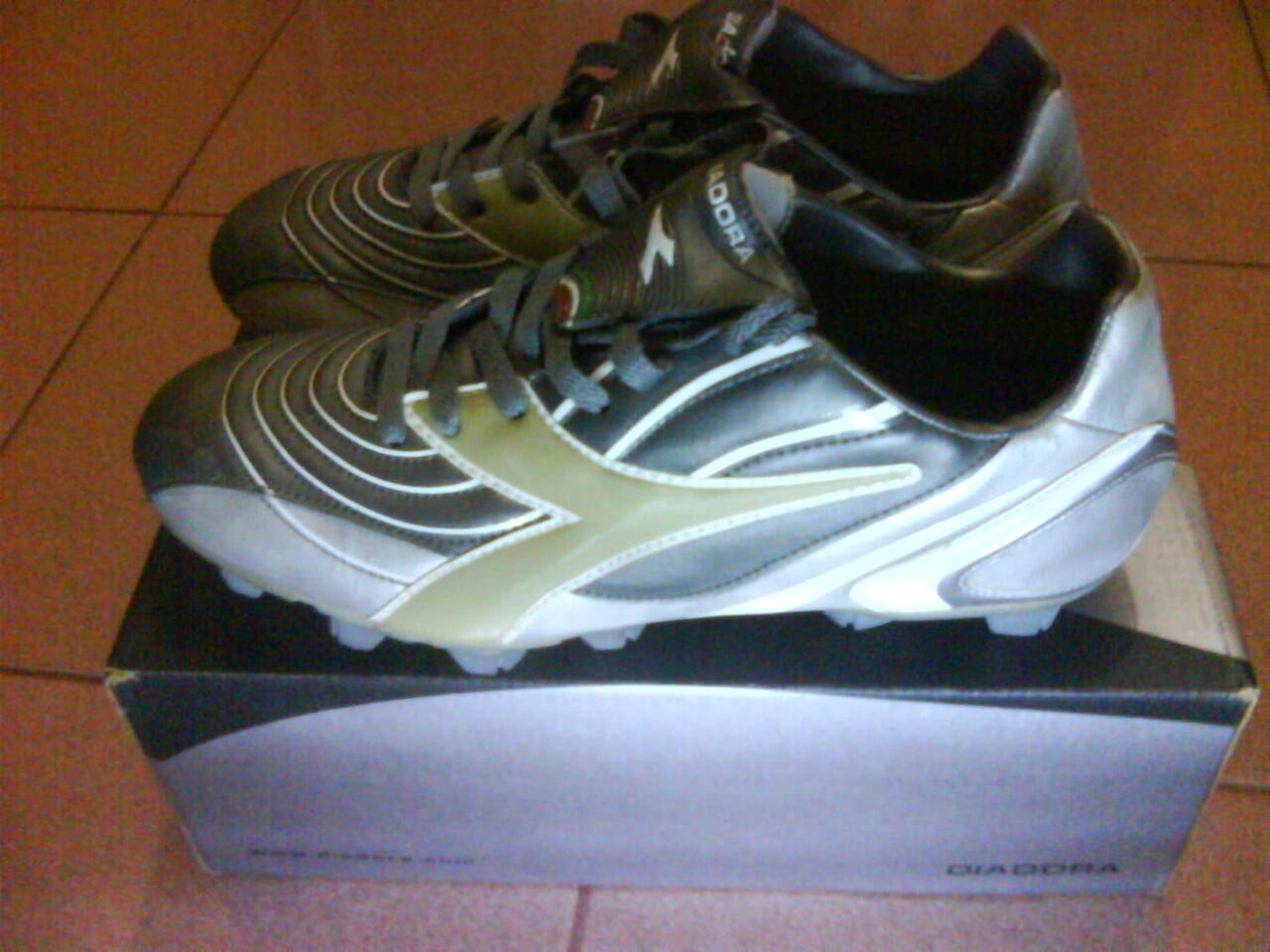 Sepatu Bola Diadora Victor II Original MURAH MERIAHH Gann!!!! Ayoo Dibeli!!!