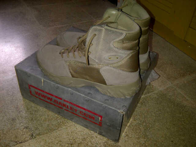 jual sepatu oakley replika