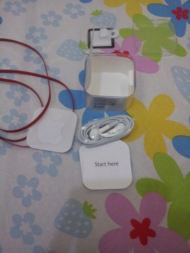 ipod nano 6th silver + bonus iwatchz masih garansi ampe feb 2013 bandung