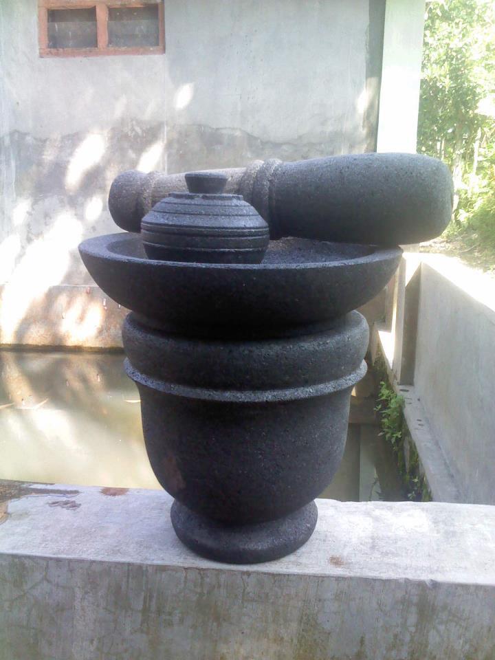 cobek/cobek batu/cobek asli,cobek alami,ulekan cobek,dapur cobek pegunungan merapi