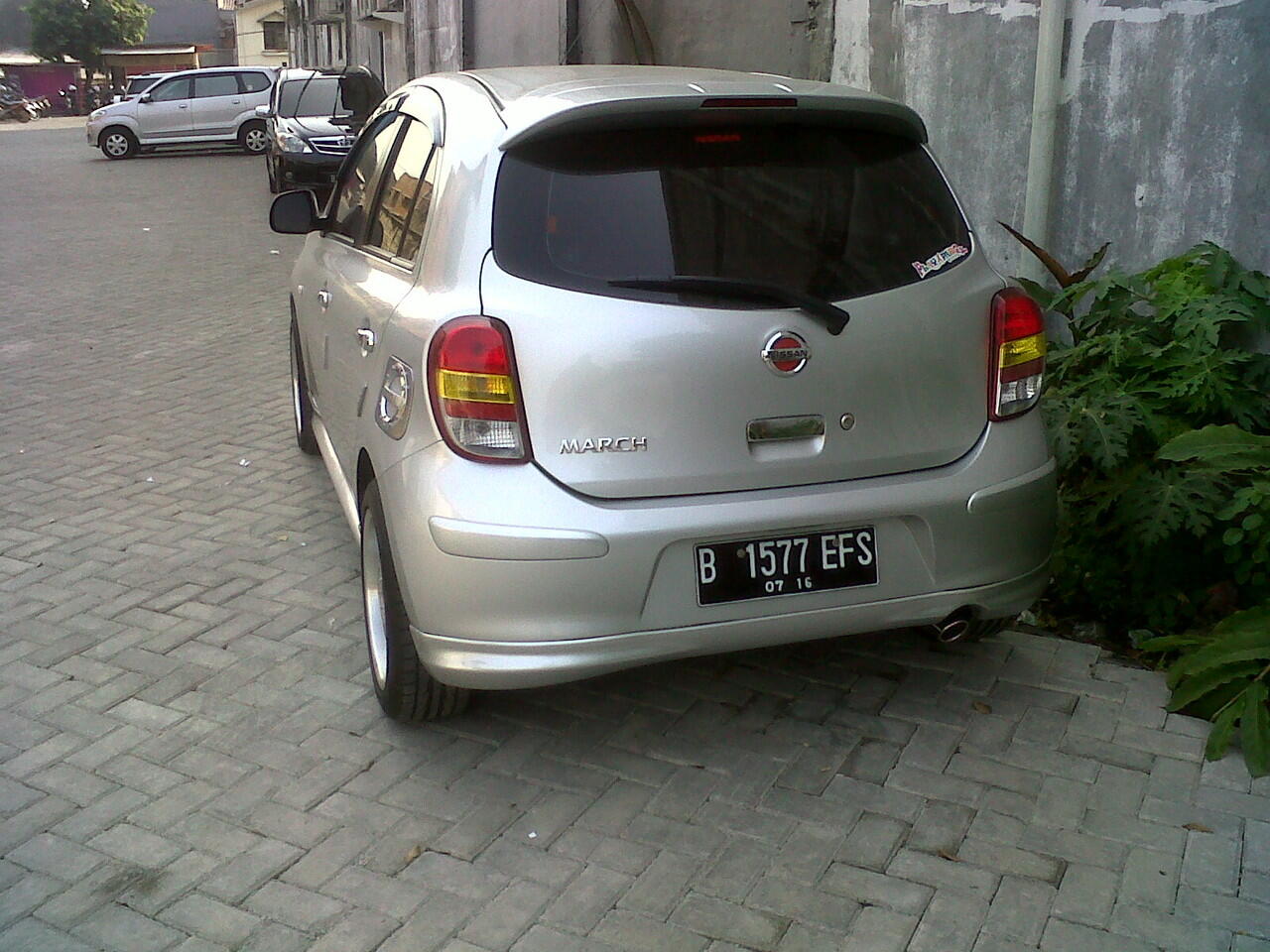 nissan march 2011