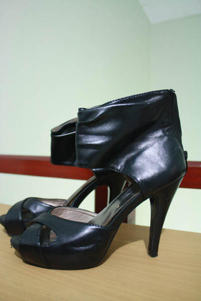 SALE !!! Charles n Keith, ankle boots, Noche,etc !!! CHEAP! crab it fast!