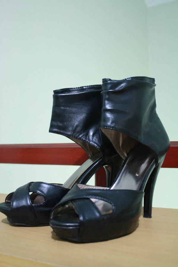 SALE !!! Charles n Keith, ankle boots, Noche,etc !!! CHEAP! crab it fast!