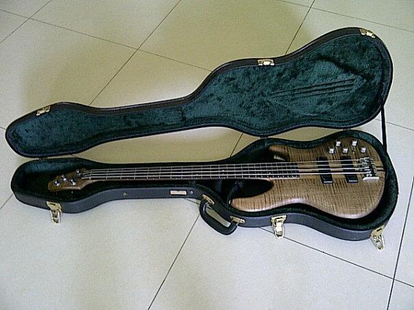 jual seperangkat alat band kondisi 98% bagus, hanya dipakai 5 kali