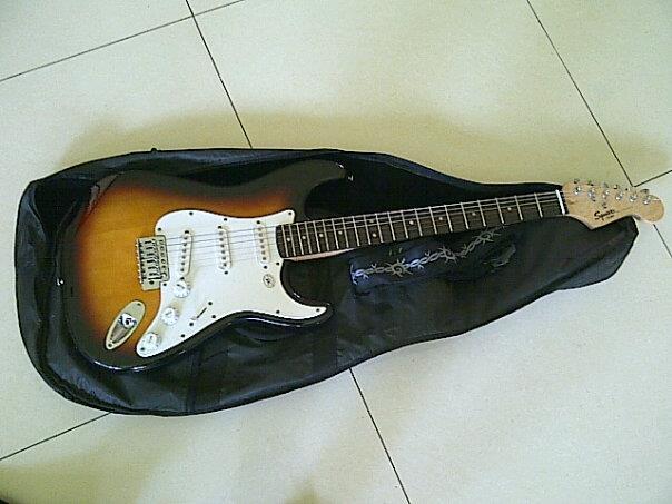 jual seperangkat alat band kondisi 98% bagus, hanya dipakai 5 kali