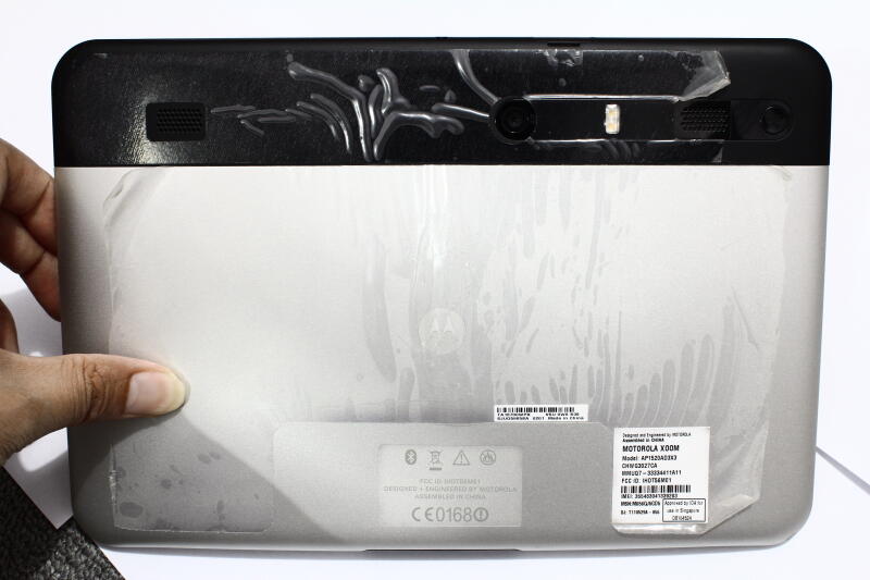 JUAL CEPAT !!! Motorola Xoom 3G MZ601 + WiFi - 32 GB - Hitam/Silver