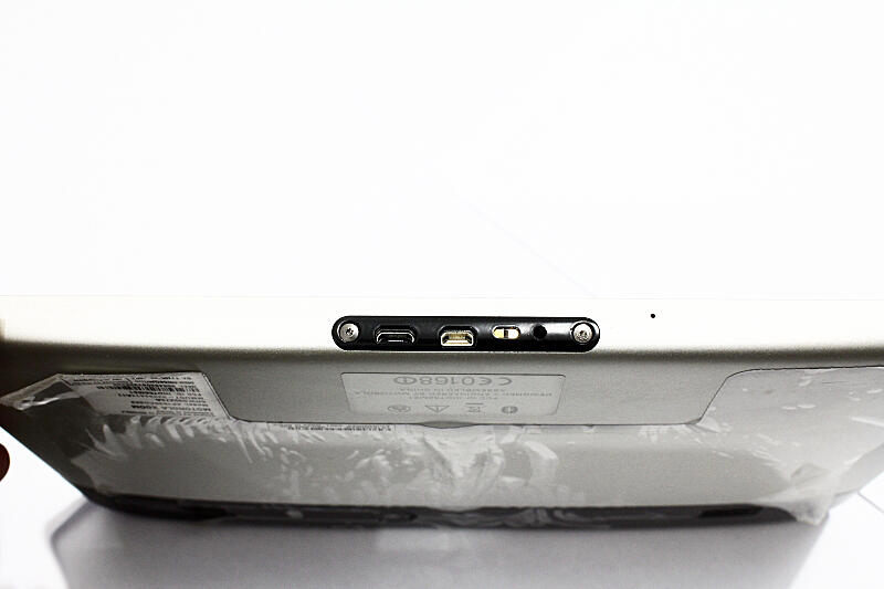 JUAL CEPAT !!! Motorola Xoom 3G MZ601 + WiFi - 32 GB - Hitam/Silver