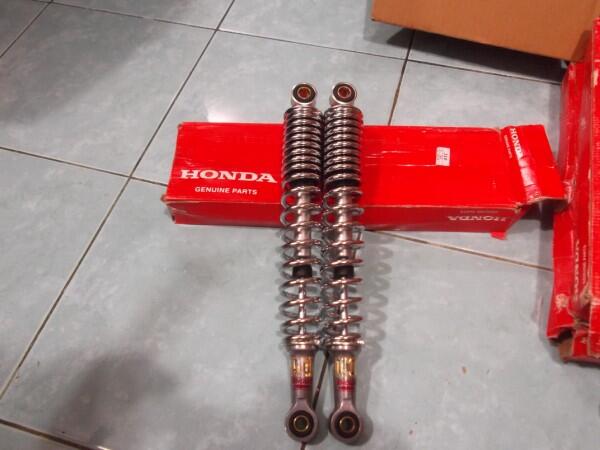 Terjual shock  belakang original  HONDA  AHM kondisi baru 