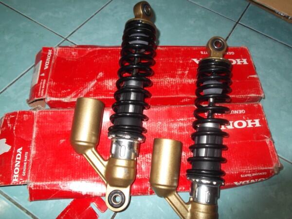 Terjual shock belakang original HONDA, AHM , kondisi baru Terjual shock belakang original HONDA, AHM , kondisi baru
