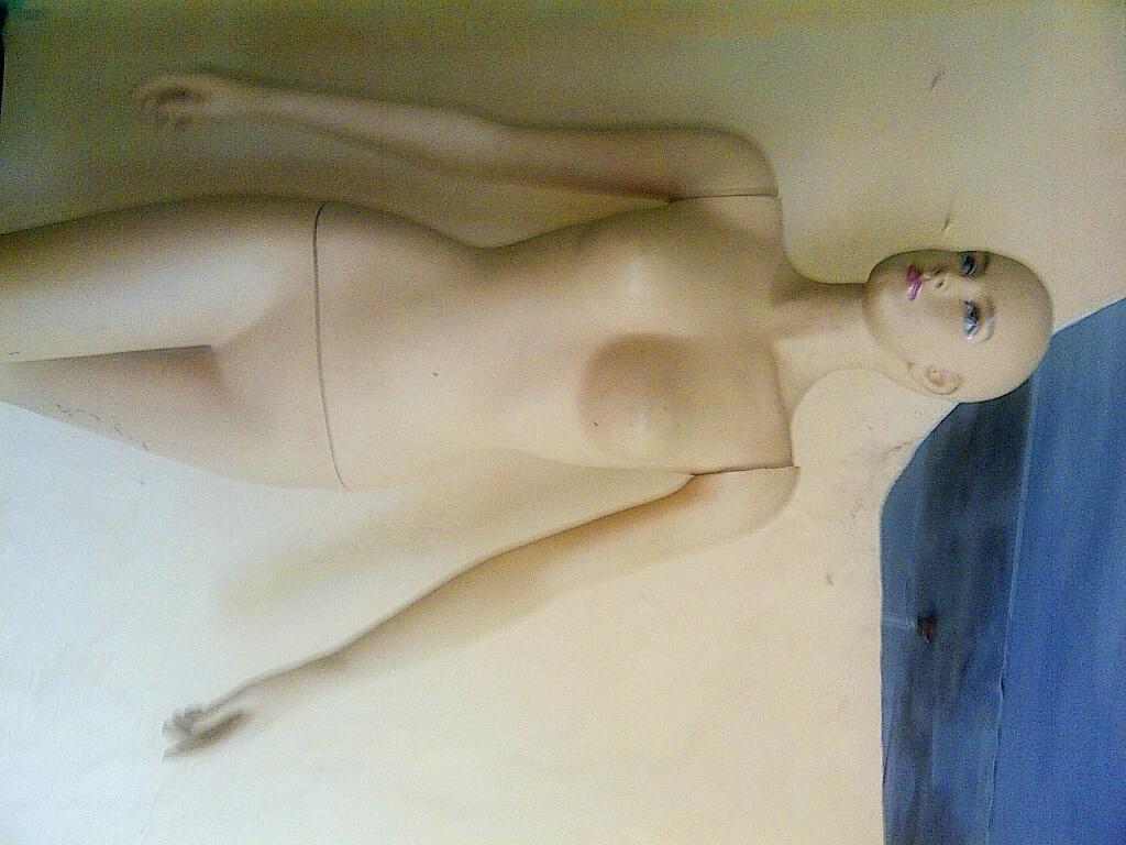Jual Manekin / Patung Fullbody Seluruh Badan Wanita bahan Fiber