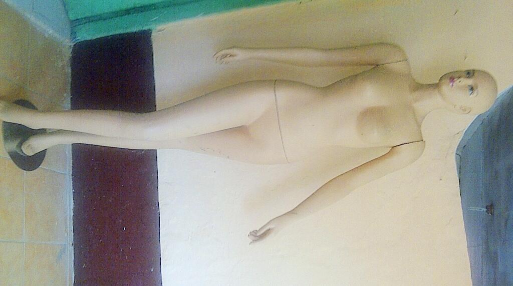 Jual Manekin / Patung Fullbody Seluruh Badan Wanita bahan Fiber