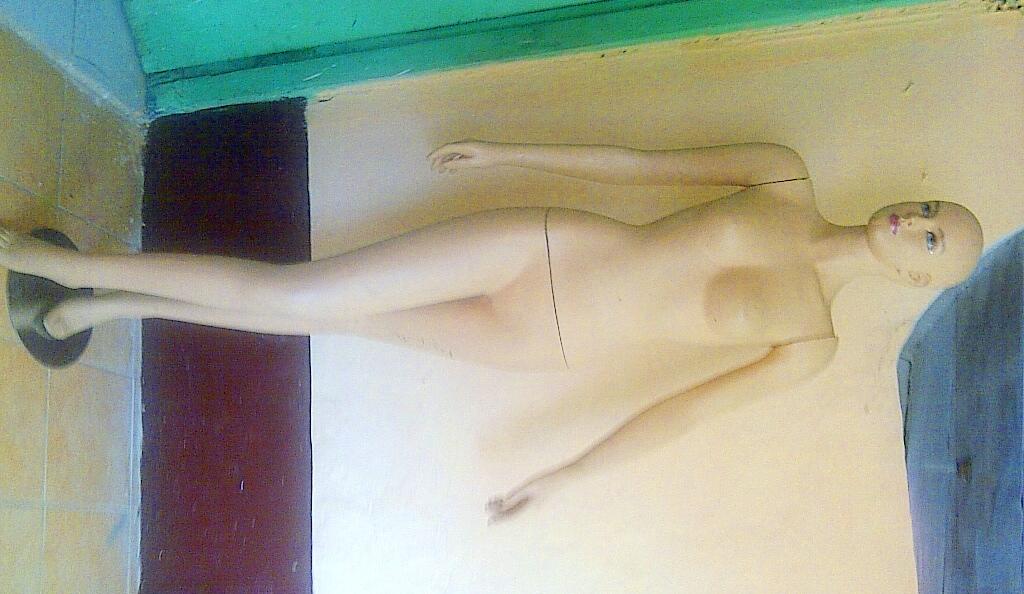 Jual Manekin / Patung Fullbody Seluruh Badan Wanita bahan Fiber