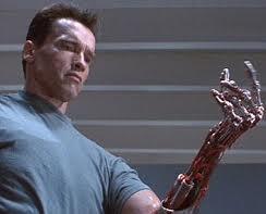 Pria dengan Tangan Robot &quot;Terminator&quot;