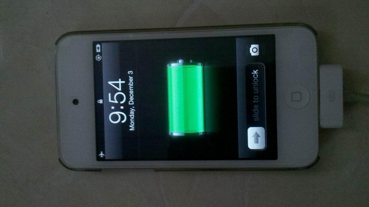 Ipod Touch 4G White 32GB Mint Condition garansi