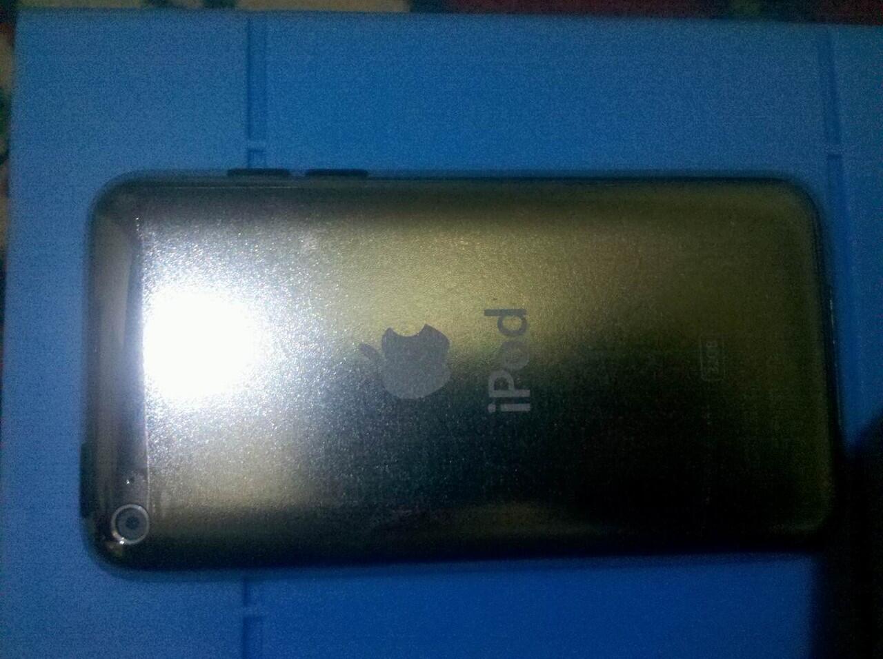 Ipod Touch 4G White 32GB Mint Condition garansi