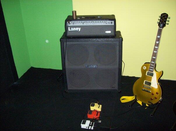 Laney TF 700 UK dan EPI LP GoldTOP
