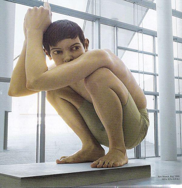Amazing...Foto Aneh Tapi Nyata Patung Termirip Di Dunia 