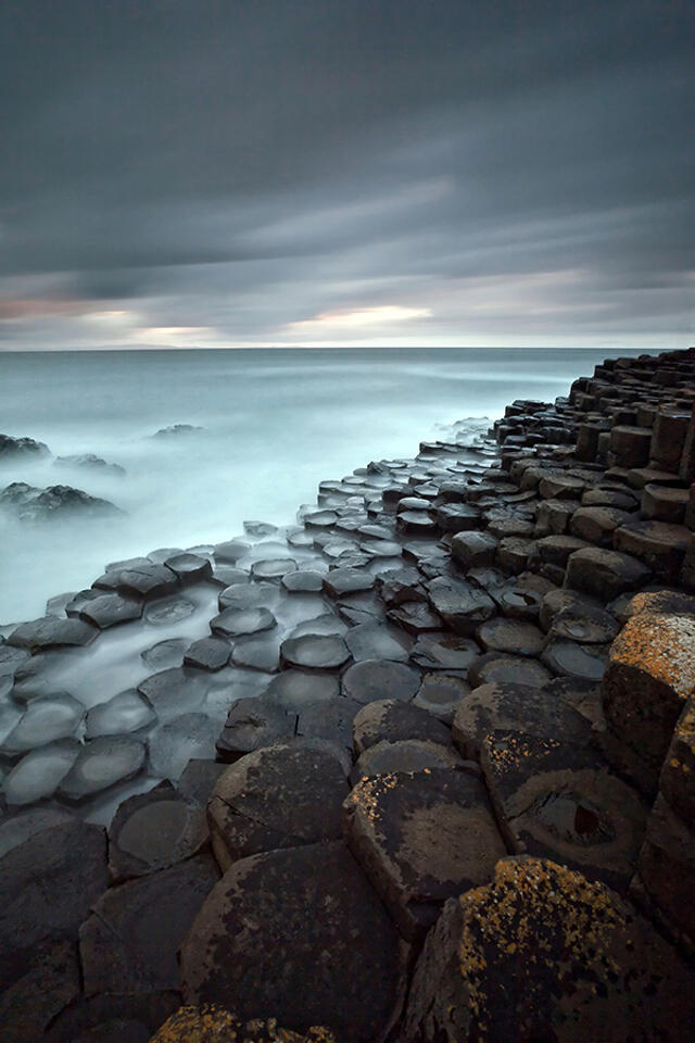 Melihat Lebih Dekat Giant’s Causeway