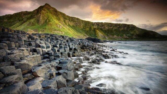 Melihat Lebih Dekat Giant’s Causeway