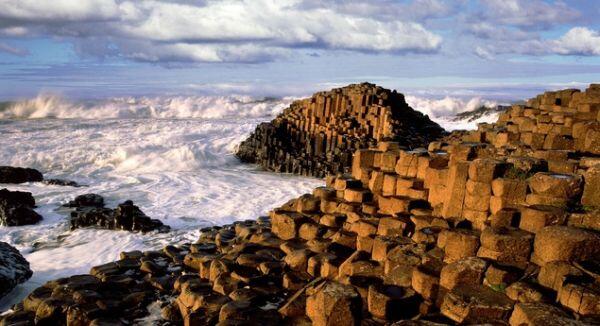 Melihat Lebih Dekat Giant’s Causeway