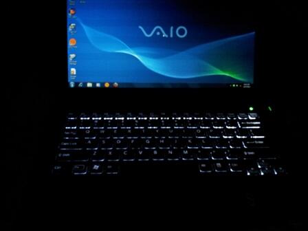 Jual sony vaio vpcsb28gg corei7 Sandybridge 640gb vga amd hd6470M keyboard nyala