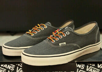 VANS SHOES ORIGINAL 100%