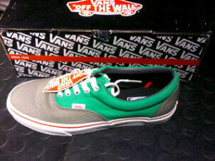 VANS SHOES ORIGINAL 100%