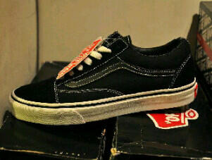 VANS SHOES ORIGINAL 100%