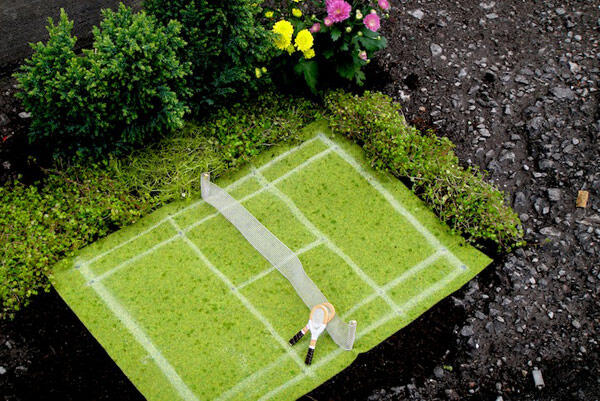 &#91;B&#93;Kreatif !! Miniatur Taman Nan Kreatif Di Lubang Jalanan&#91;/B&#93;