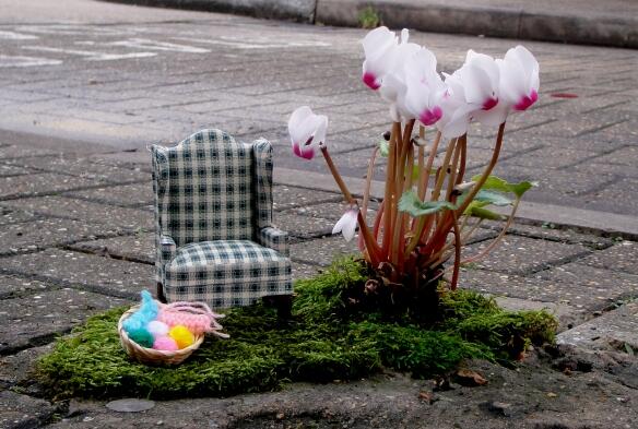 &#91;B&#93;Kreatif !! Miniatur Taman Nan Kreatif Di Lubang Jalanan&#91;/B&#93;