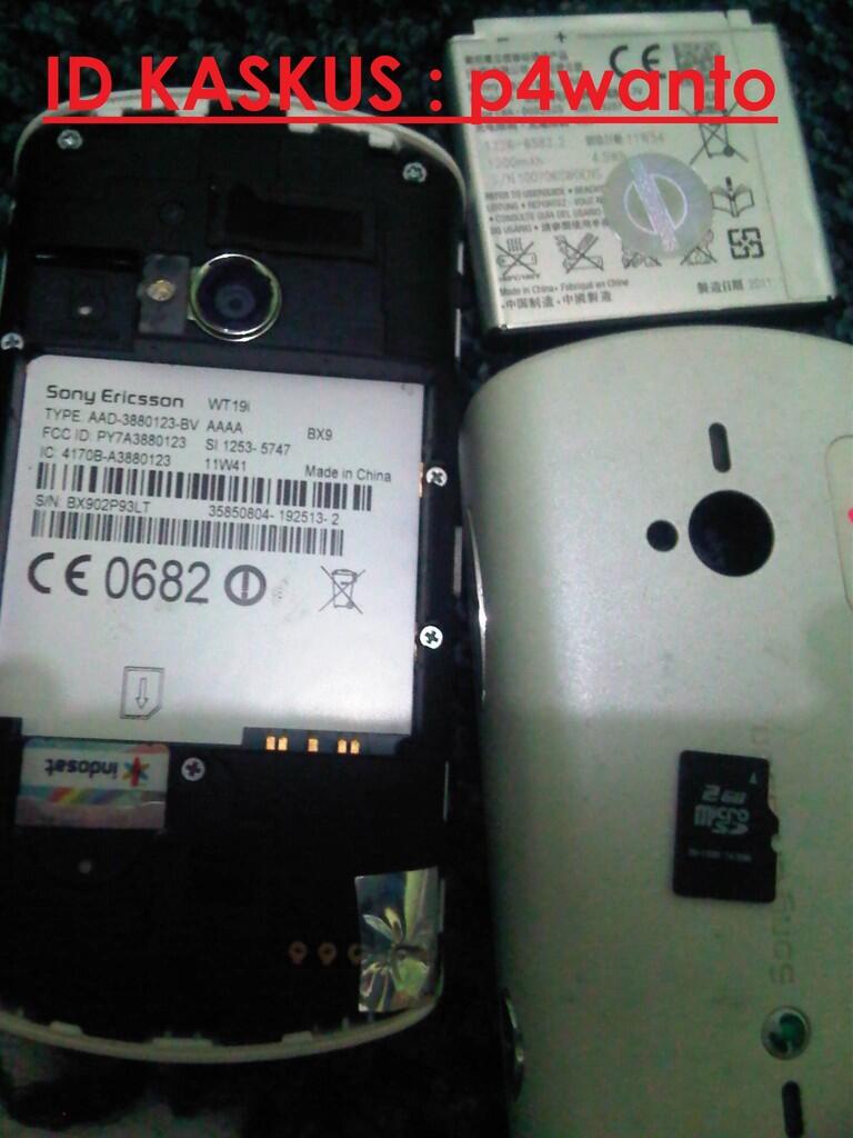 sony ericsson WT19i White