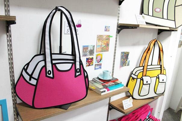 Tas JumpFromPaper, Tas Unik Bagaikan Didunia Kartun