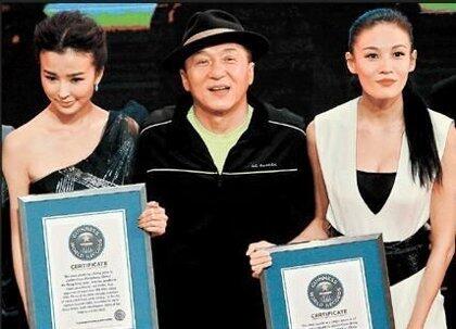 Jackie Chan Sets 2 Guinness World Records