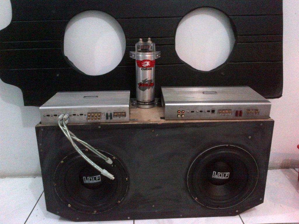 Power 4 chanel dan 2 chanel merk Cubig berikut subwoofer wolf plus Kapasitor Cubig