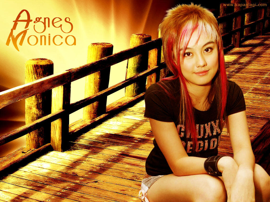 (PIC) 5 PENYANYI WANITA ASIA dengan vokal PALING MAK NYUSSSS....(VERSI TS)