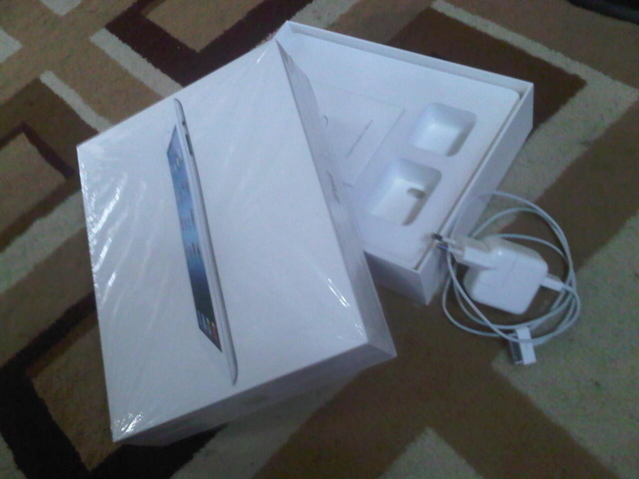 (WTS) New iPad / iPad 3 White 16GB WiFi