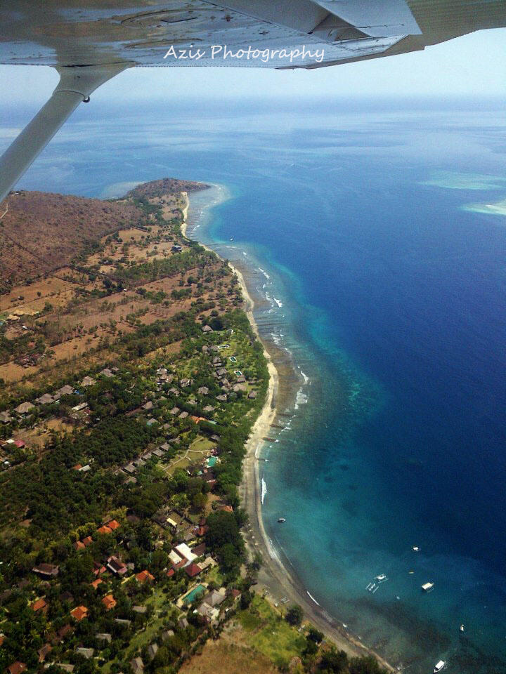 sesy jalan-jalan naik PK-ROR.