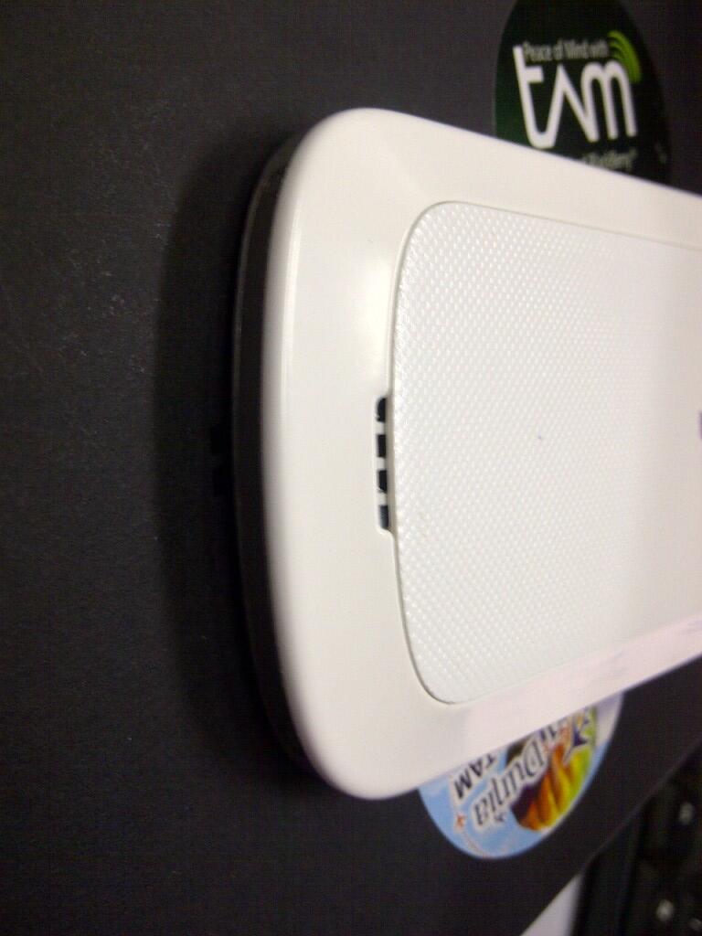 BLACKBERRY dakota 9900 white/putih,garansi tam panjang..muluuuuus gan.